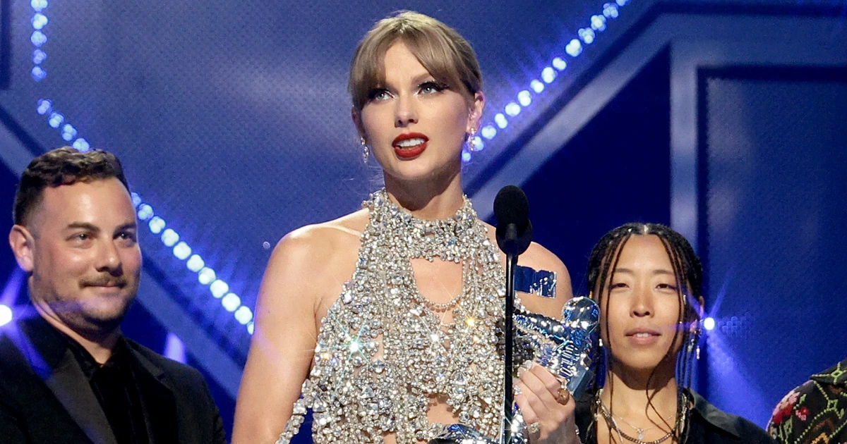 Taylor Swift hidden message theory